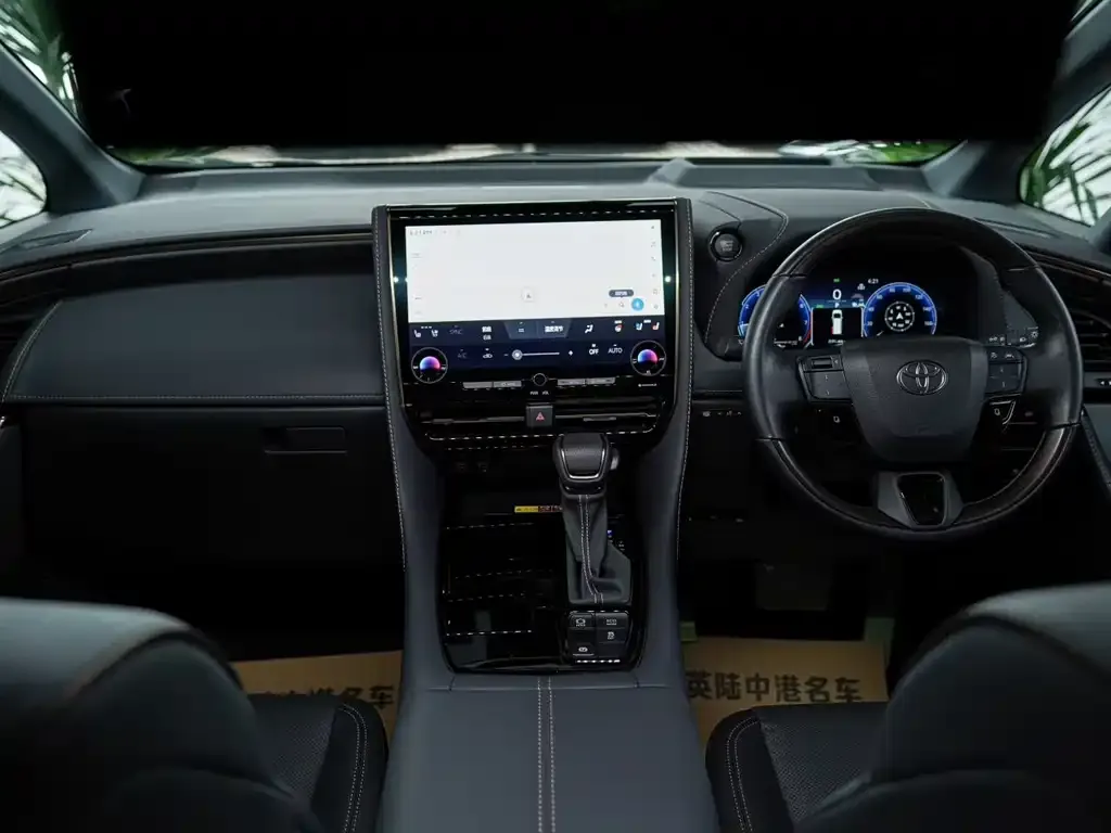 Toyota Alphard — фото 2
