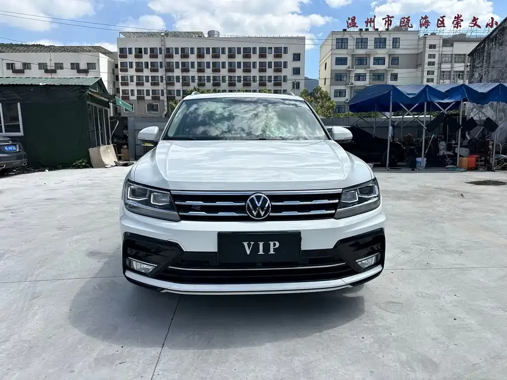 Volkswagen Tiguan L — фото 4