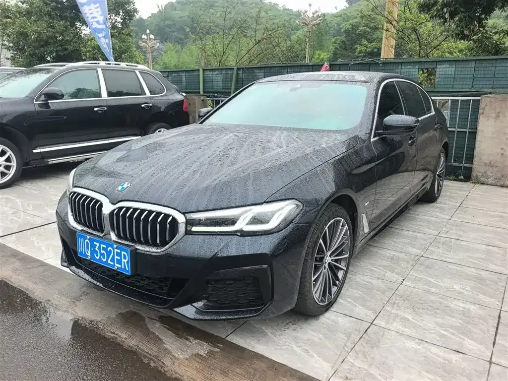 BMW 5 Series — фото 1