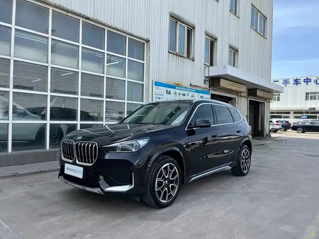 BMW X1 — фото 1
