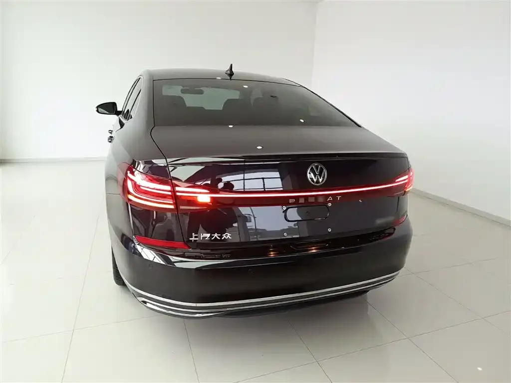 Volkswagen Passat — фото 6