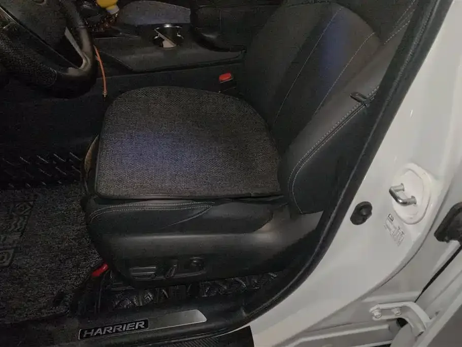 Toyota Harrier — фото 8