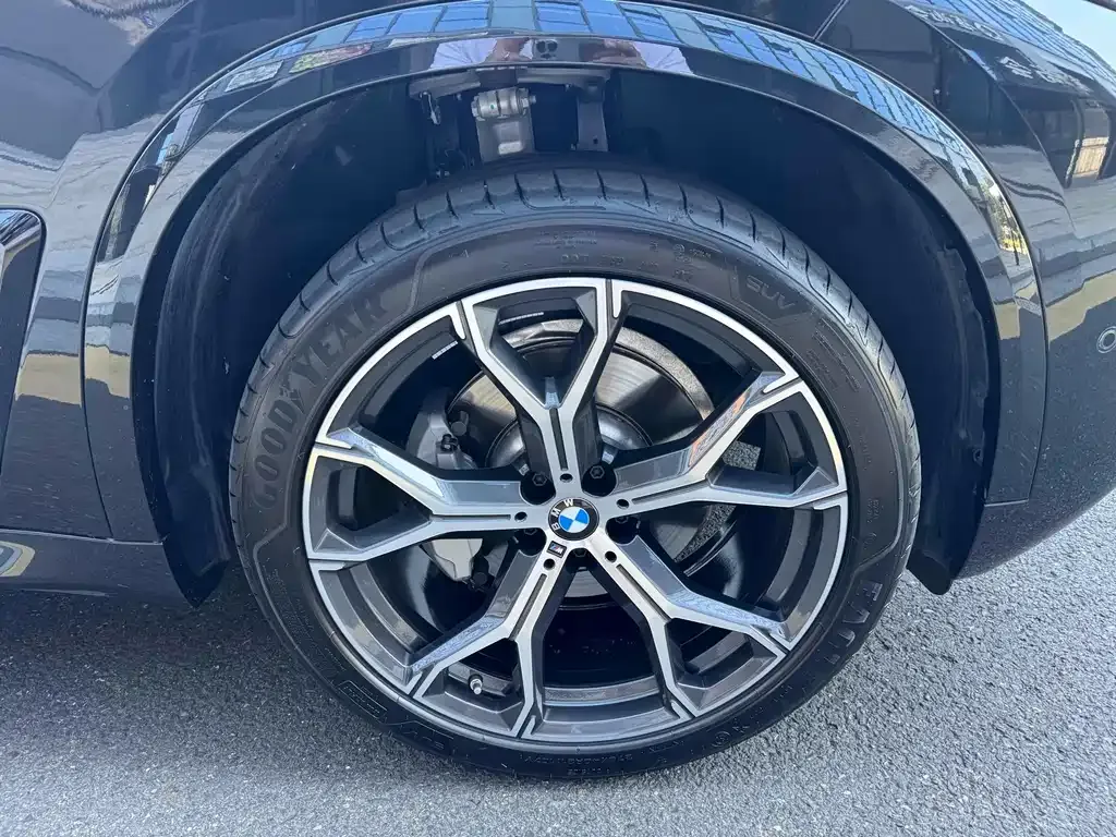 BMW X5 — фото 9