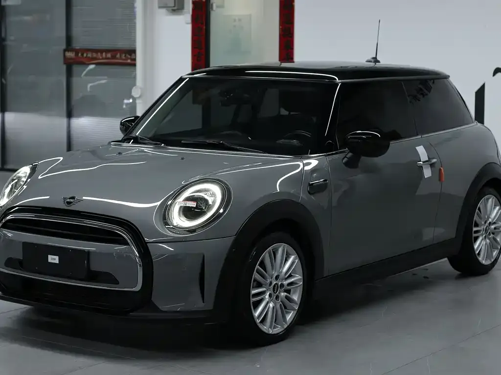 MINI Cooper (3-door) — фото 1
