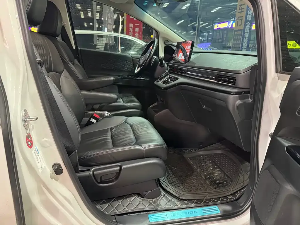 Honda Elysion 2023 из CN, фото 10