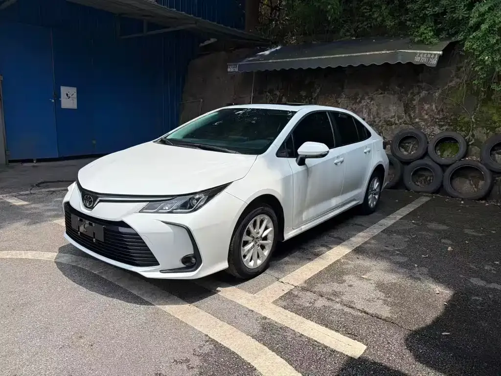 Toyota Corolla — фото 1
