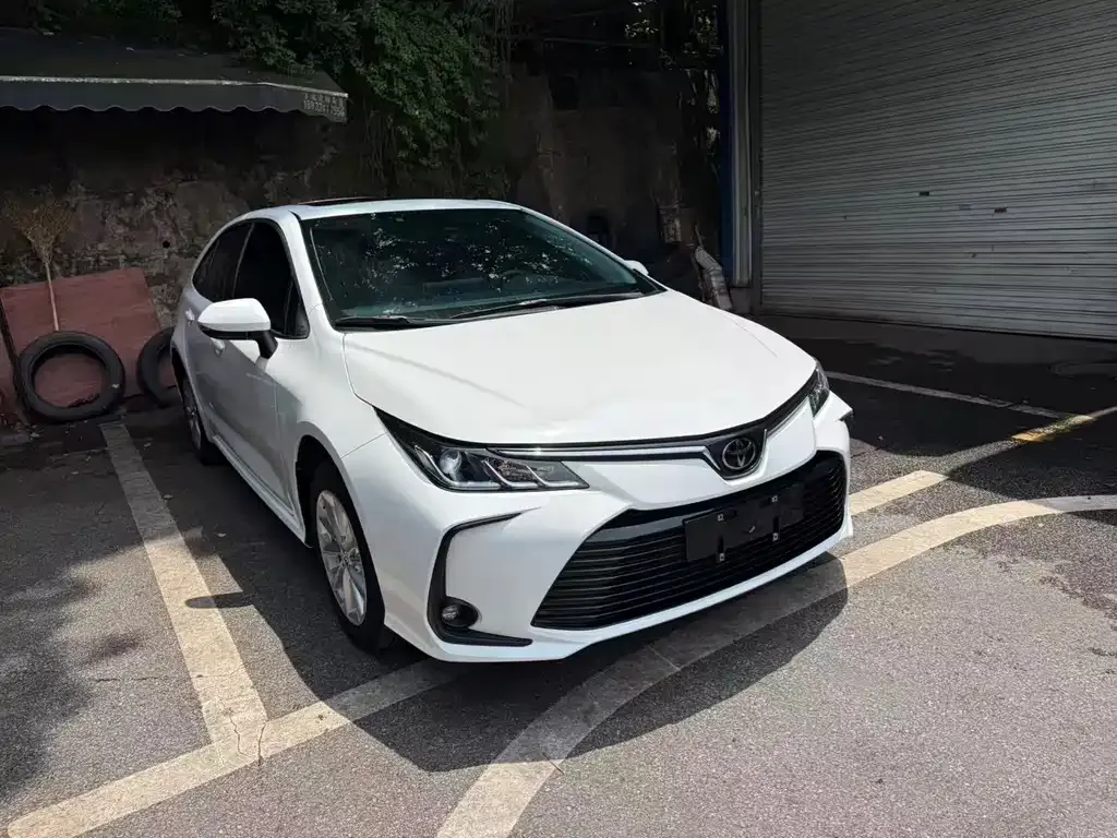 Toyota Corolla — фото 10