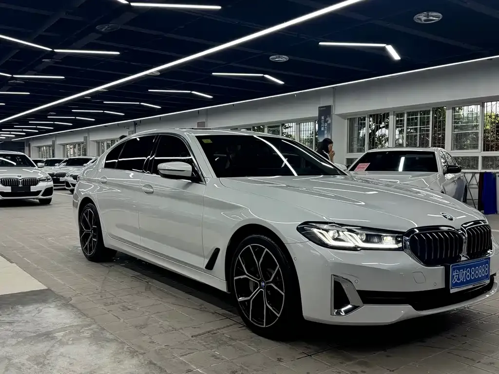 BMW 5 Series — фото 4