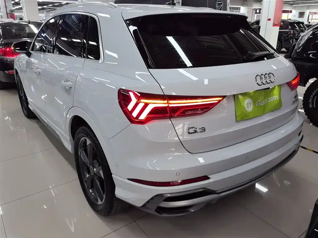 Audi Q3 — фото 10