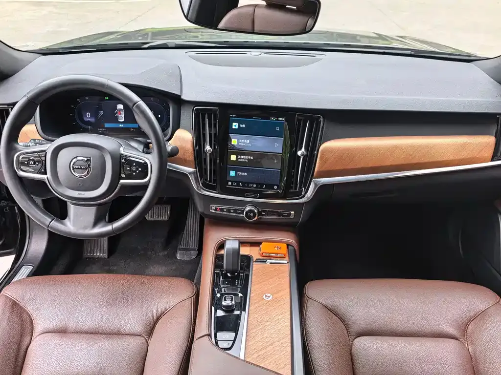 Volvo S90 — фото 10
