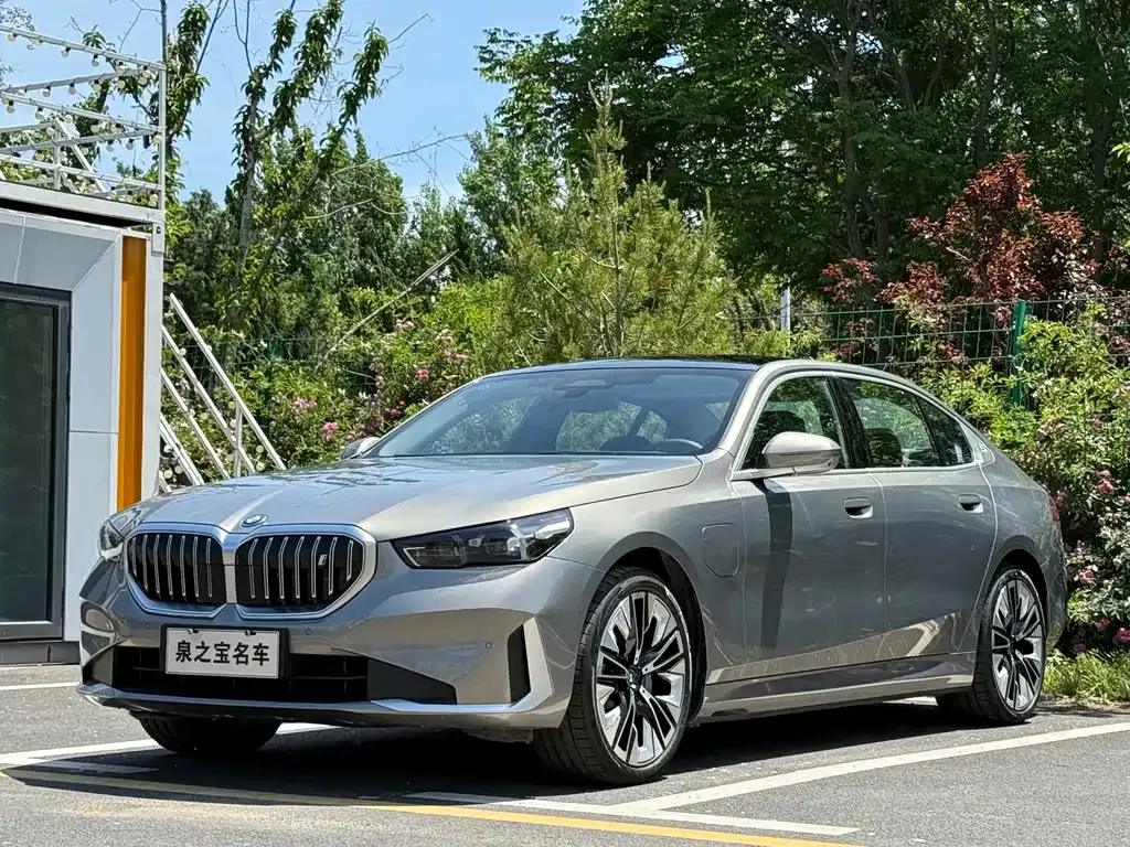 BMW i5 — фото 1