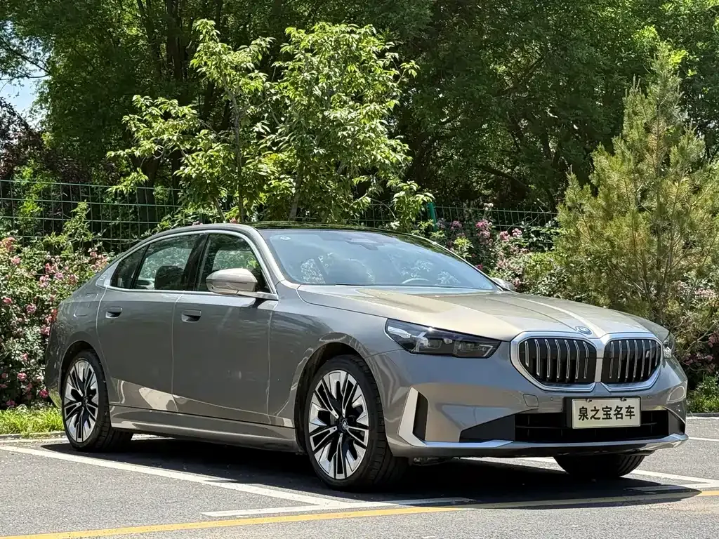 BMW i5 — фото 9