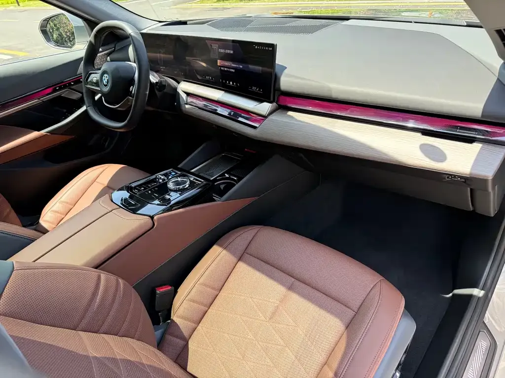 BMW i5 — фото 3
