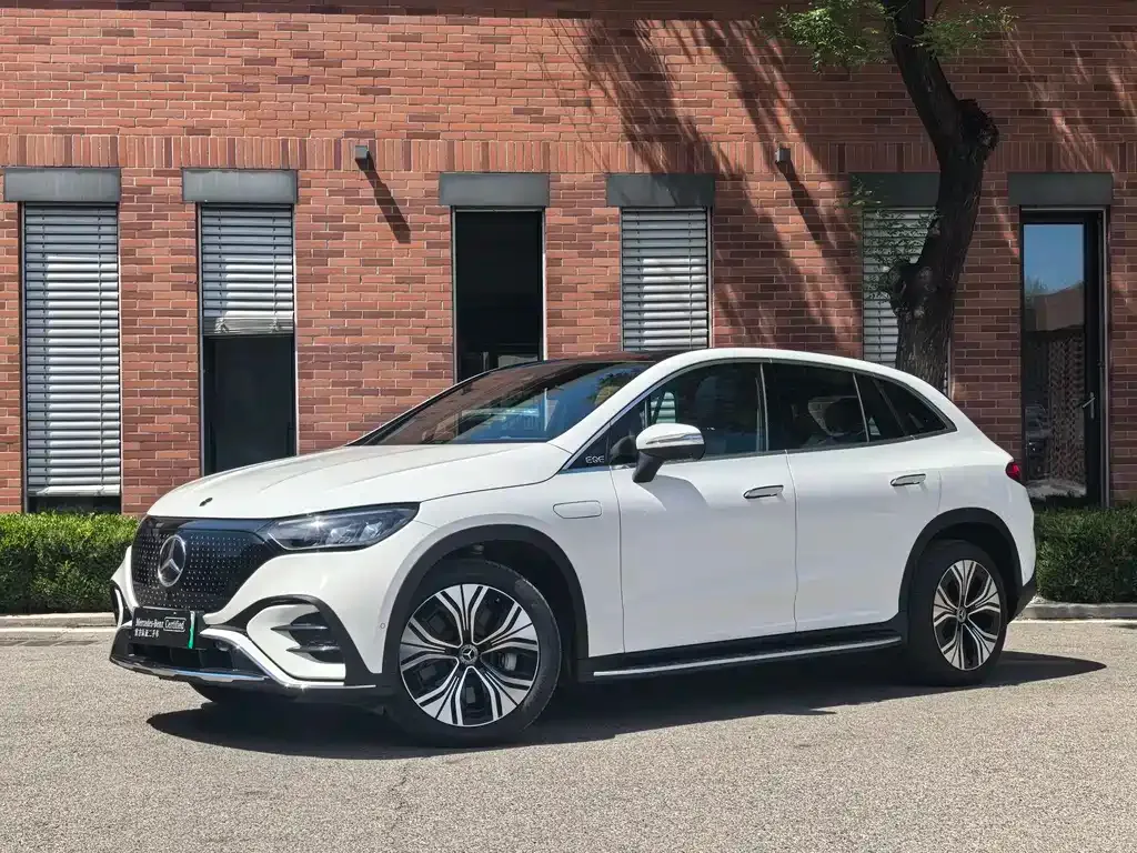 Mercedes-Benz EQE SUV — фото 1