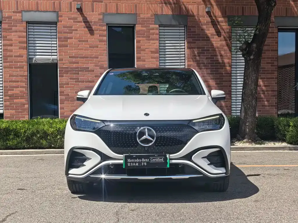 Mercedes-Benz EQE SUV — фото 10