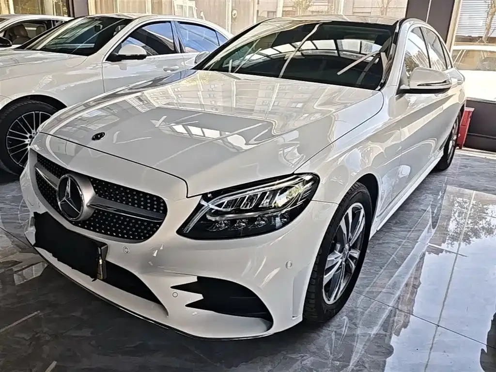 Mercedes-Benz C-Class — фото 1