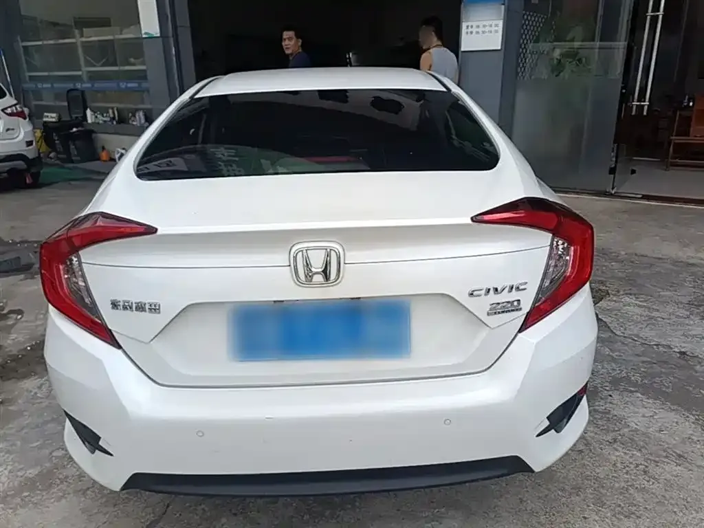 Honda Civic — фото 10