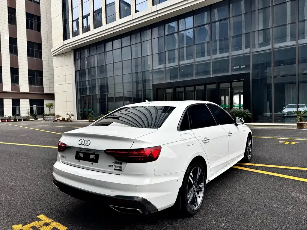 Audi A4L — фото 6