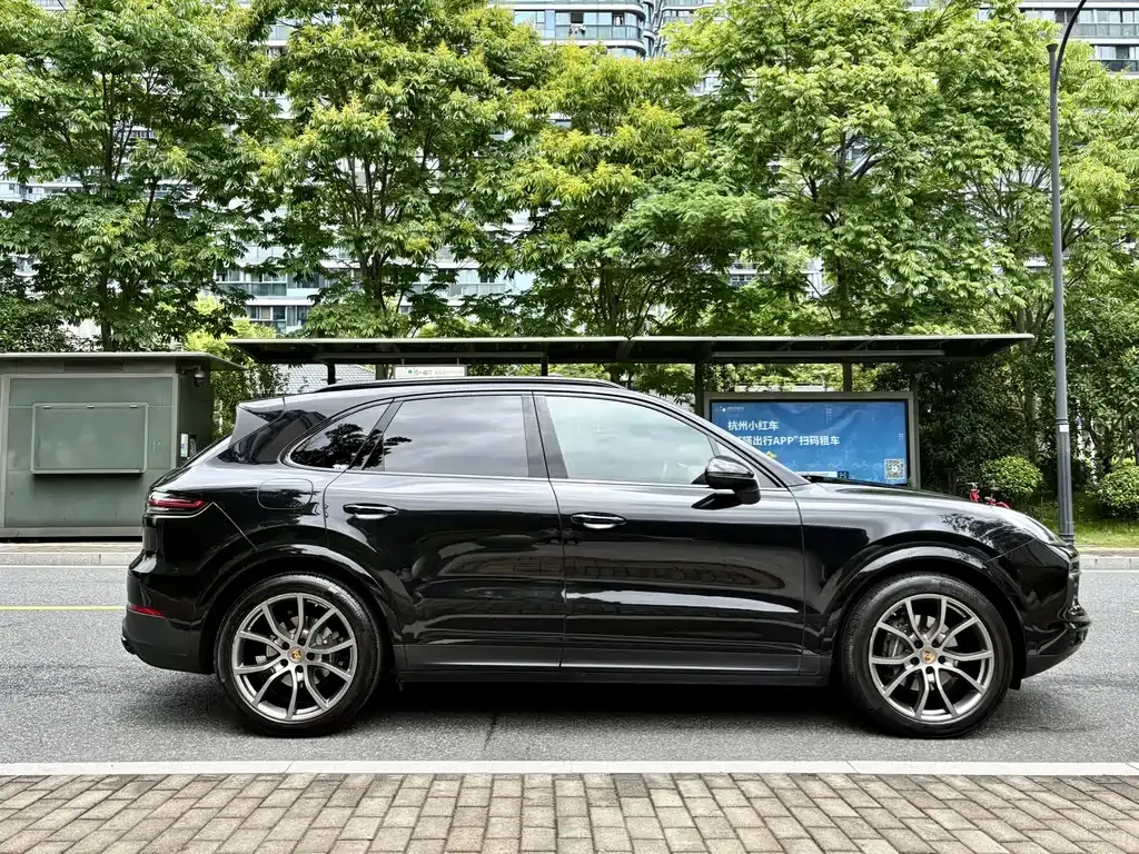 Porsche Cayenne — фото 7