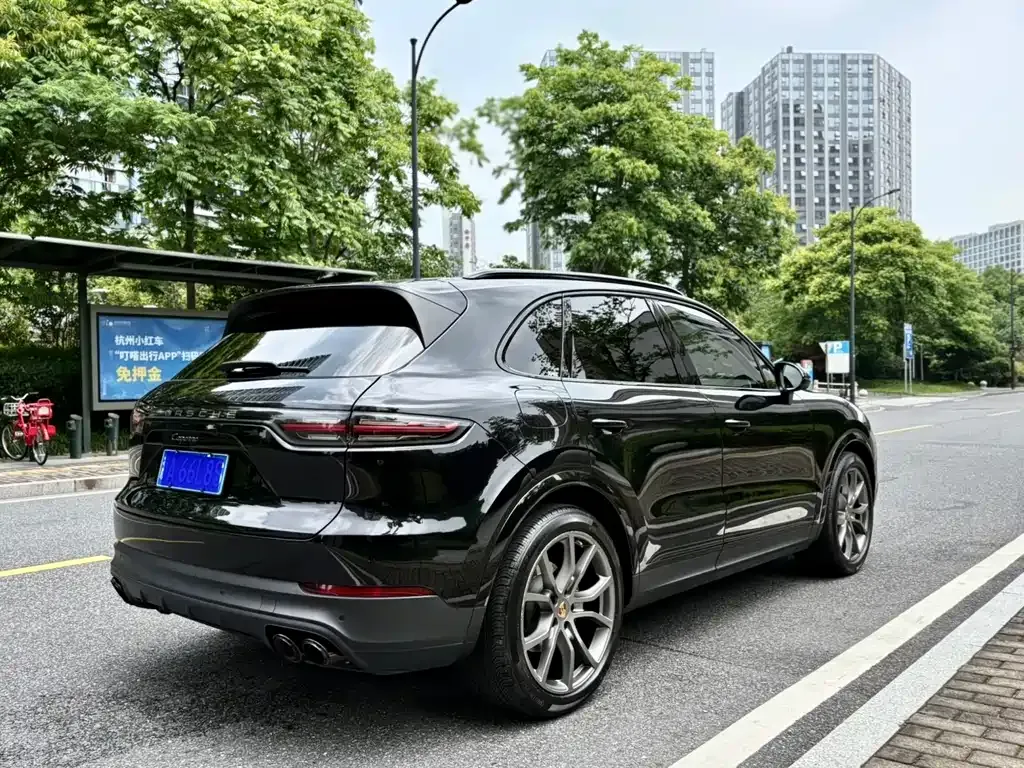 Porsche Cayenne — фото 6