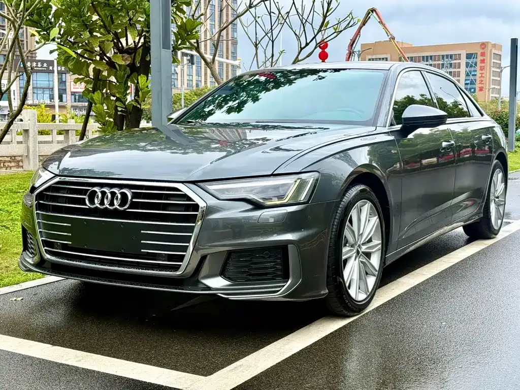 Audi A6L — фото 1