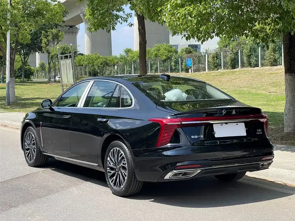Hongqi H5 — фото 10