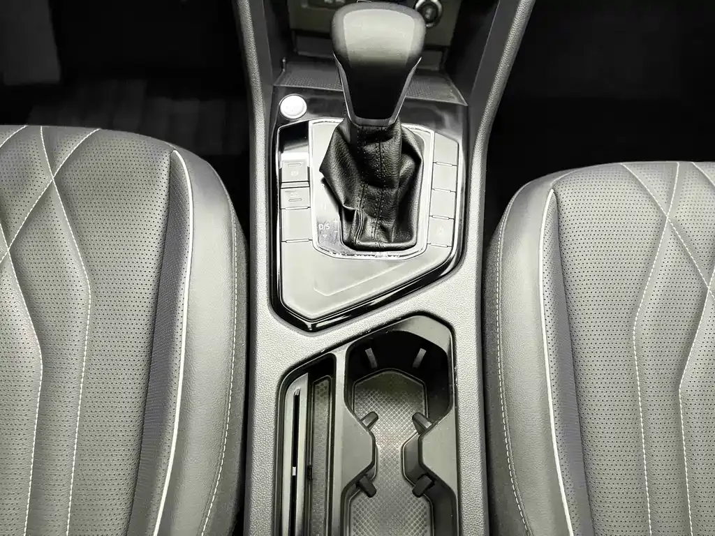 Volkswagen Tiguan L 2021 из CN, фото 10