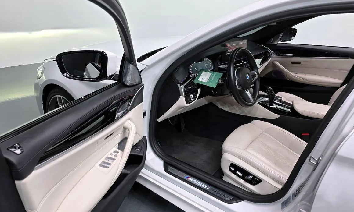 BMW 5-Series 2023 из KR, фото 10