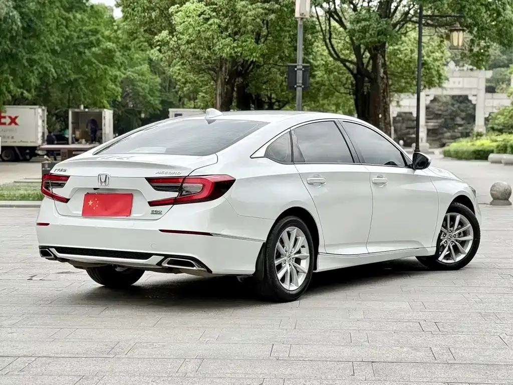 Honda Accord — фото 5