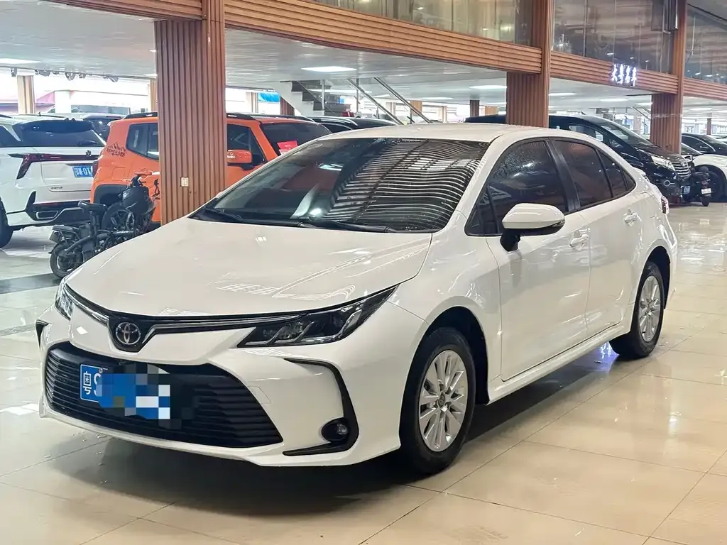 Toyota Corolla — фото 1