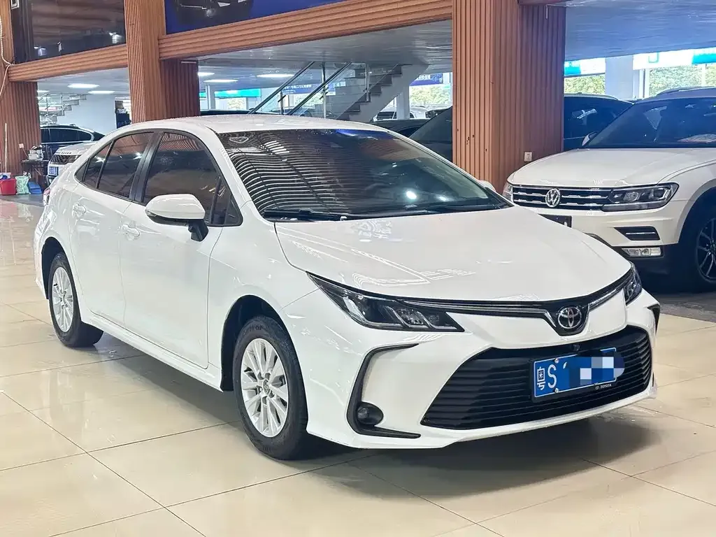 Toyota Corolla — фото 3
