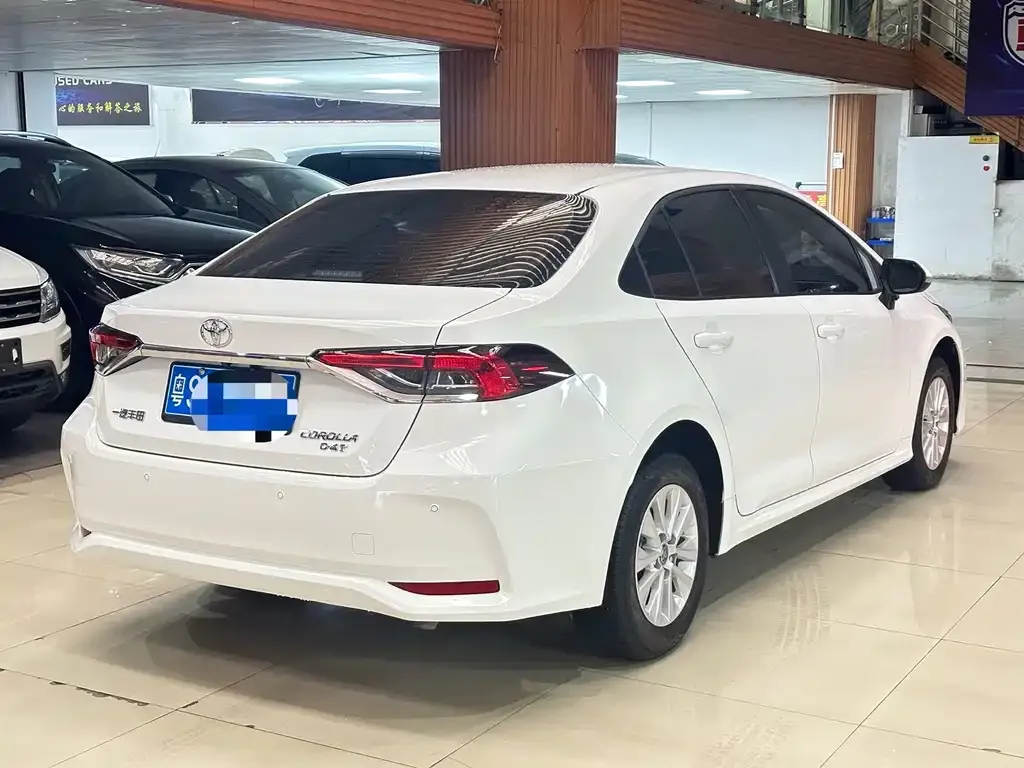 Toyota Corolla — фото 9