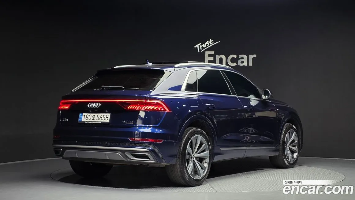 Audi Q8 — фото 3