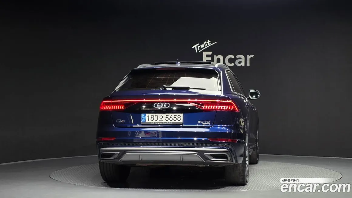 Audi Q8 — фото 2