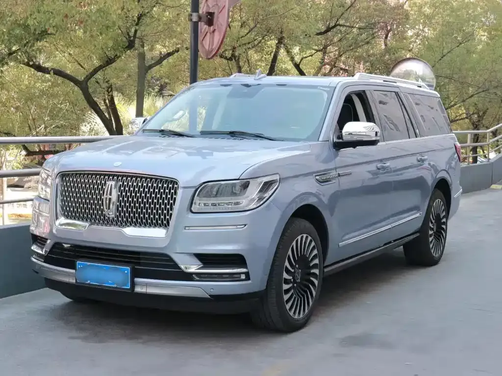 Lincoln Navigator — фото 1