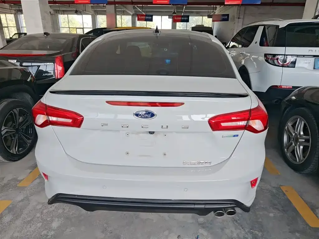 Ford Focus 2023 из CN, фото 5