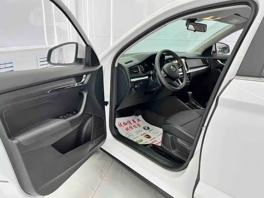 Skoda Kamiq — фото 2
