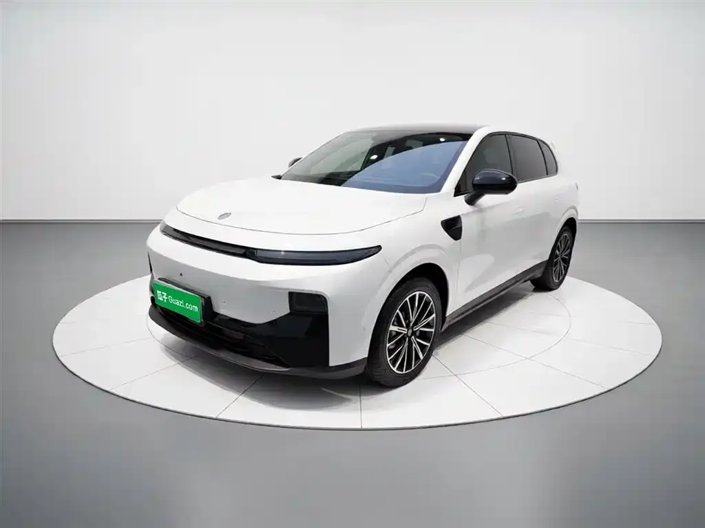 Leapmotor B10