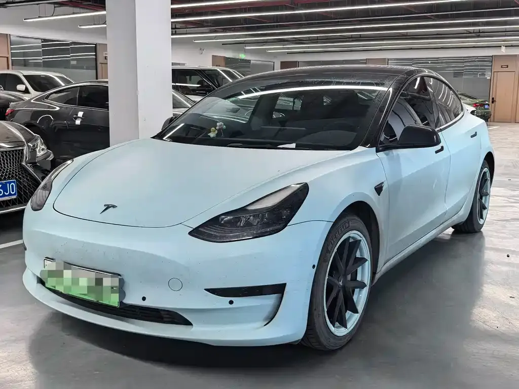 Tesla Model 3 — фото 1