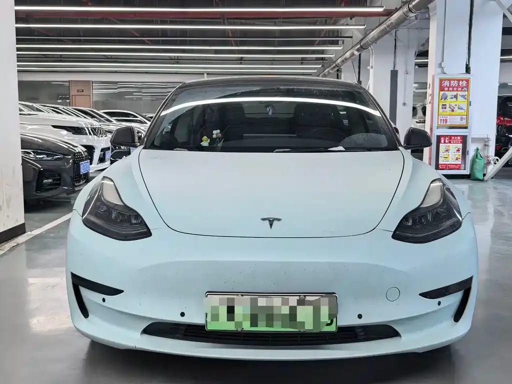 Tesla Model 3 — фото 8