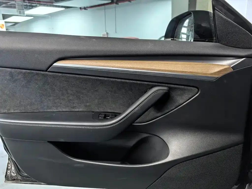 Tesla Model 3 — фото 10
