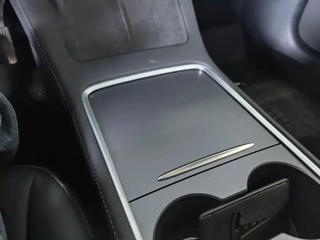 Tesla Model 3 — фото 2