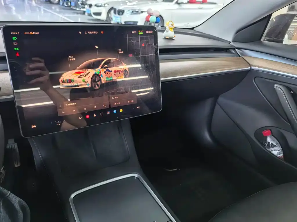 Tesla Model 3 — фото 3