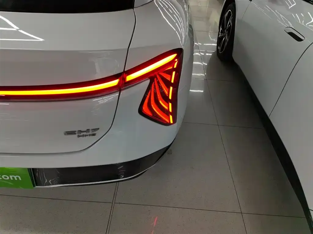 Hongqi EH7 2024 из CN, фото 5