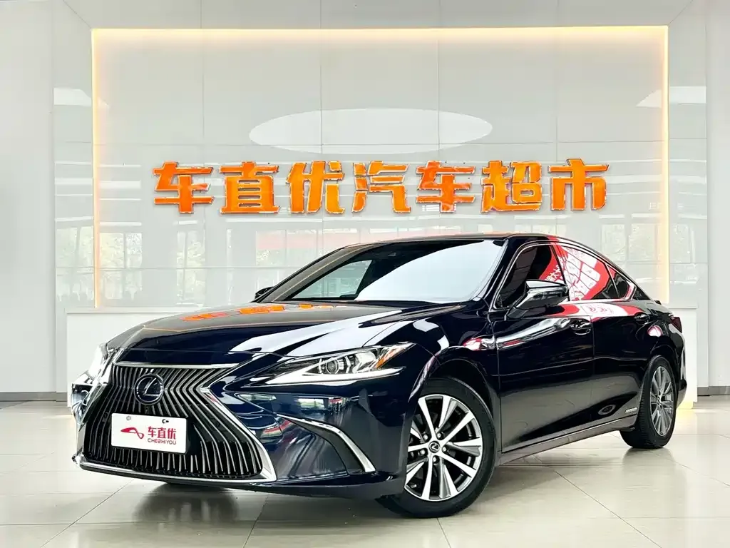 Lexus ES — фото 1