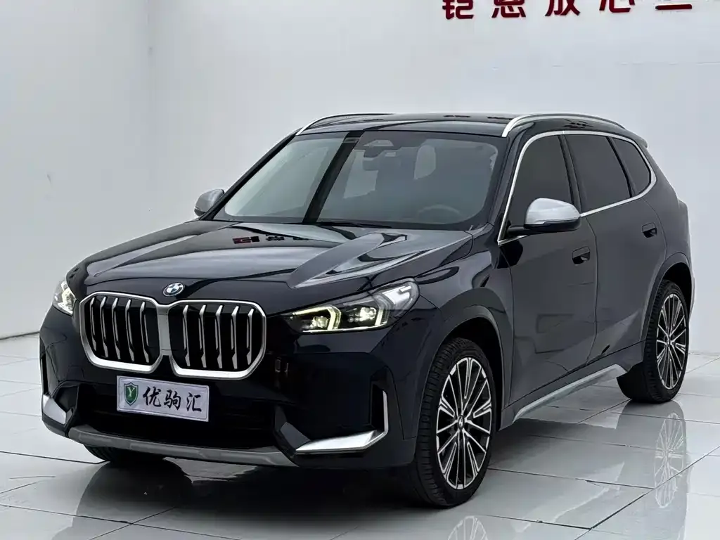 BMW X1 — фото 1
