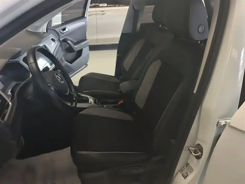 Volkswagen T-Roc 2021 из CN, фото 2