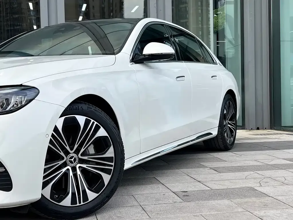 Mercedes-Benz E-Class — фото 9