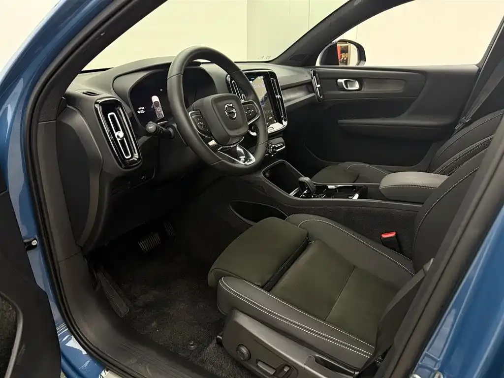 Volvo C40 2023 из CN, фото 8