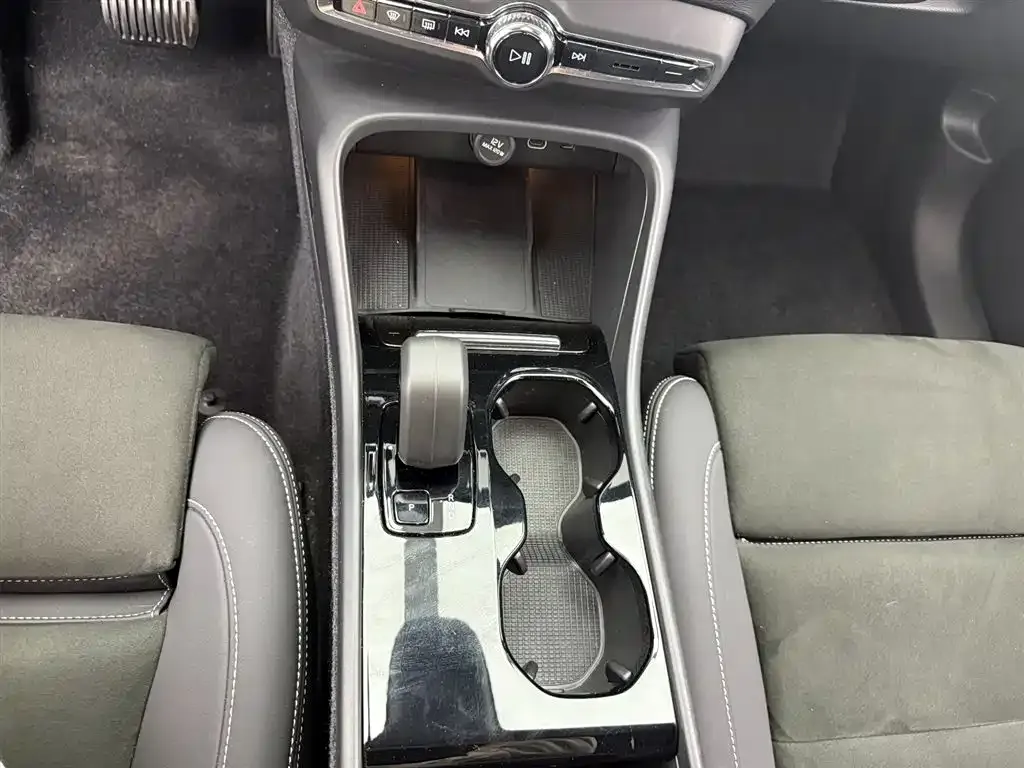 Volvo C40 2023 из CN, фото 10